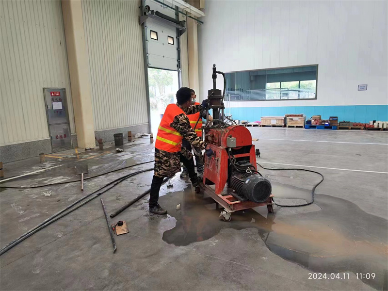 雄关区厂房地面下沉塌陷注浆加固施工